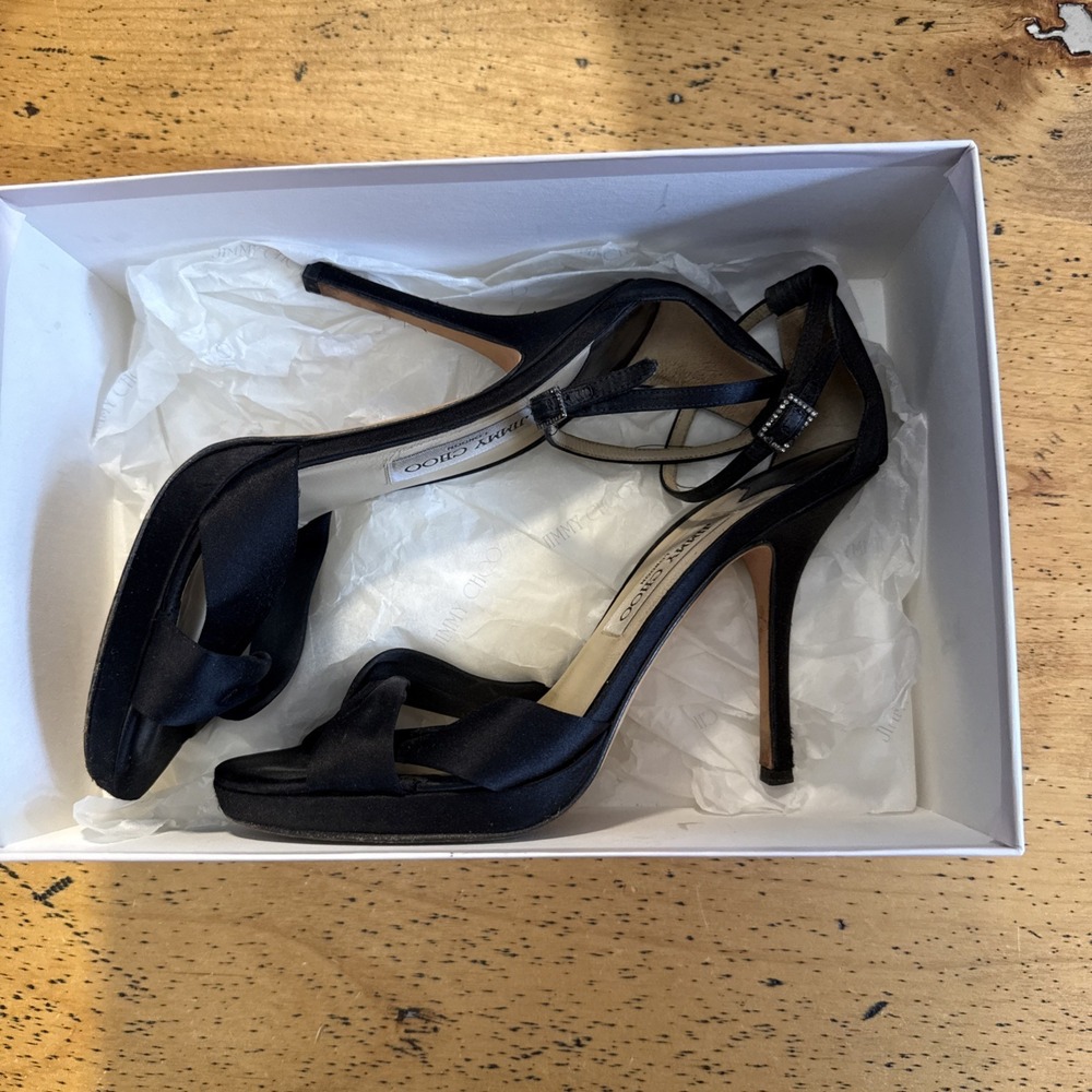 Jimmy Choo Black Satin Macy Shoe 39 Timeless, Classy